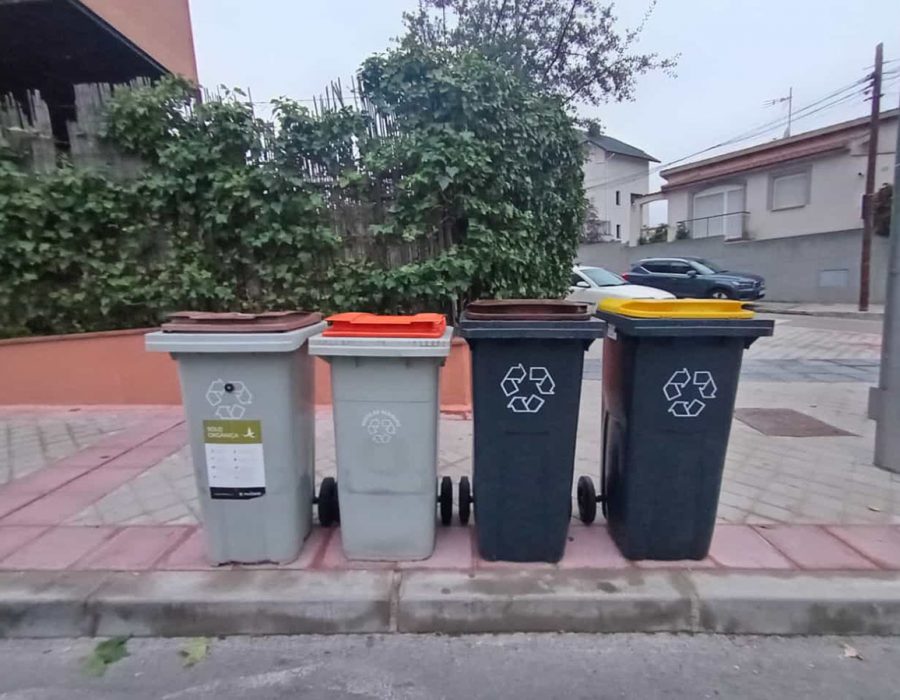 cubos lima servicios
servicios de cubos
retirar y guardar cubos de basura